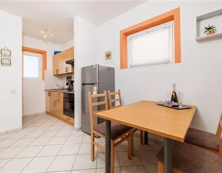 Apartament Julija Povile